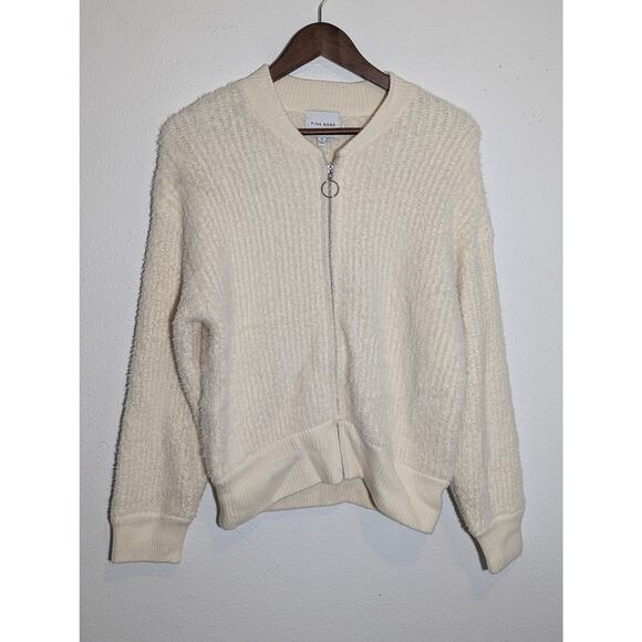 Pink Rose Women's Cream Zip Up Soft fuzzy Jacket Size Medium - Picture 1 of 6